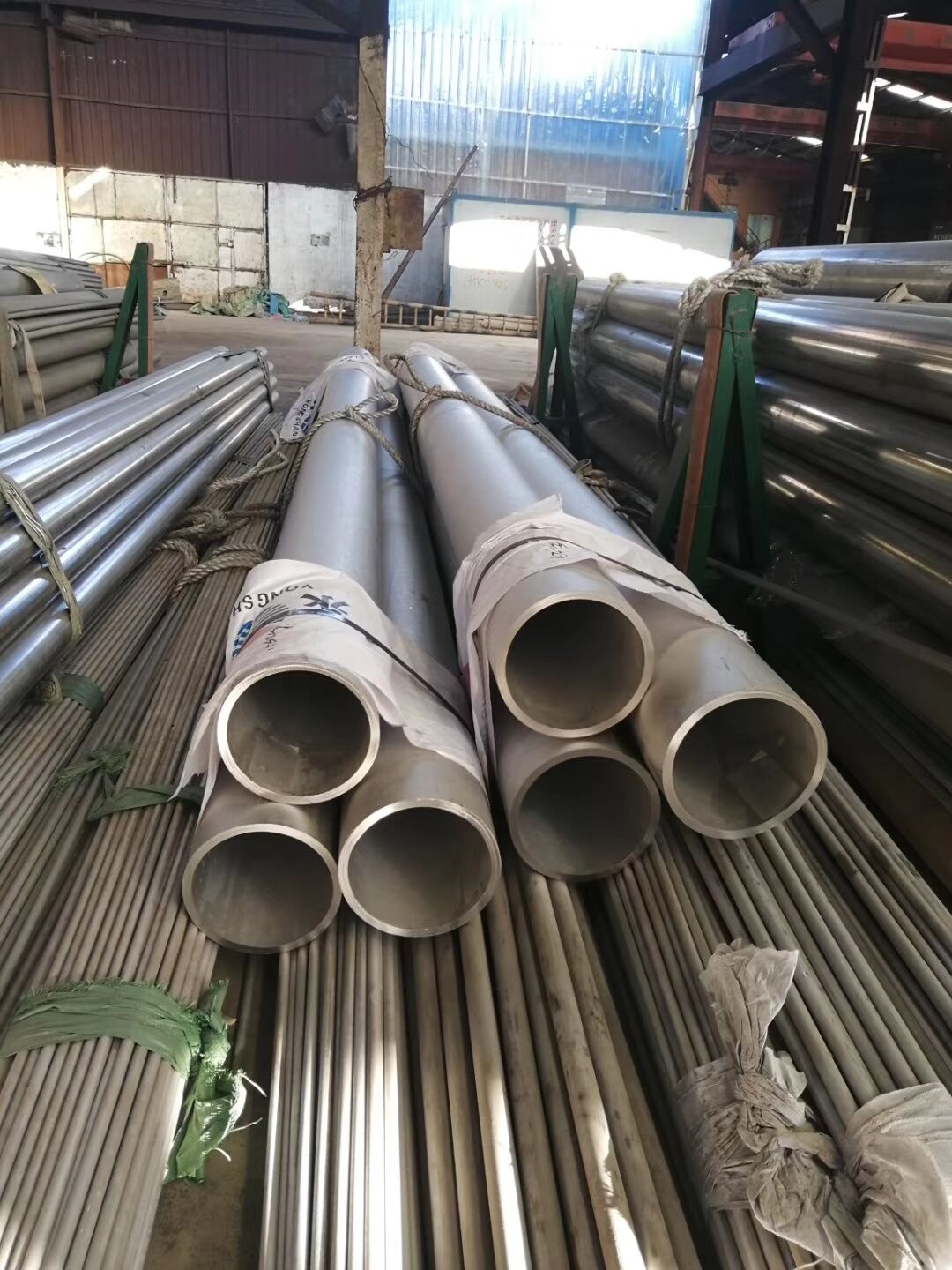 不锈钢管材 无缝与焊管的区别及浙江百胜钢业产品中心概览